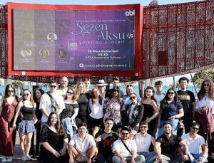 Erasmuslu gençlerden küçük konser