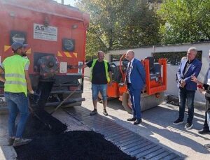 Gaziemir’de 32 bin 191 metrekarelik alandaki yol ve kaldırımlar yenilendi