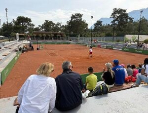 Geleceğin tenisçileri Kemer’de buluştu