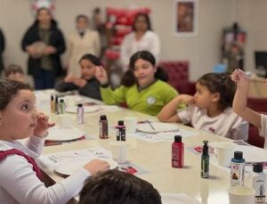 Gölcük’te Bayram Sevinci Anıtpark’tan Taştı