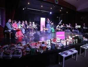 İnegöl’de Edebiyat Ve Musiki Tıpkı Sahnede Buluştu