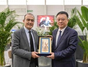 İzmir Büyükşehir Belediyesi Qingdao Belediyesi’ni konuk etti
