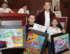 İzmit’te 23 Nisan coşkusu: Minik yetenekler ödüllerine kavuştu