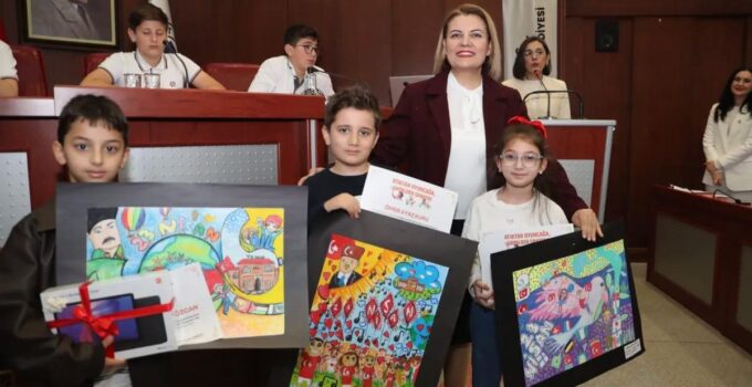 İzmit’te 23 Nisan coşkusu: Minik yetenekler ödüllerine kavuştu