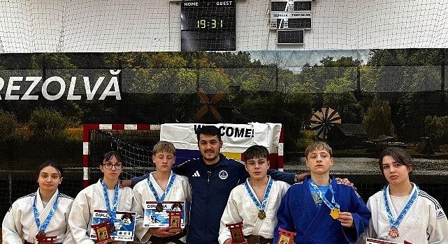 Kağıtspor’un başarısı her geçen gün katlanarak artıyor; “Kağıtspor mükemmeller yaratıyor”