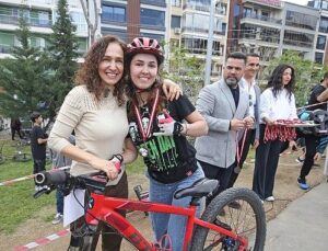 Karşıyaka’da heyecan dolu pump track yarışı!