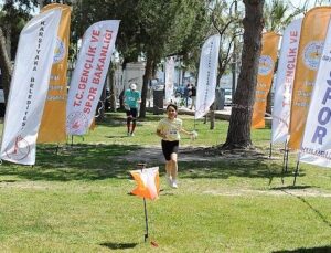 Karşıyaka’da oryantiring rüzgarı: Bayram coşkusu sporla taçlandı!