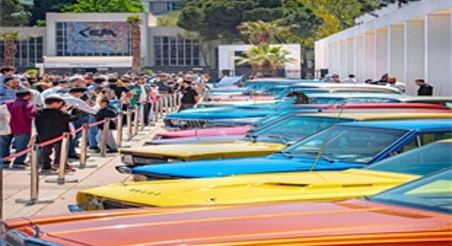 Klasik Araba Standı ziyaretçilerini vakit seyahatine çıkardı