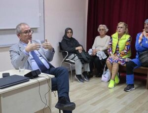 Konak’ın İleri Yaş Merkezi’nde hareketli hayat semineri