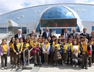 Konya Protokolü Bilim Merkezi’nde Öğrencilerle Buluştu