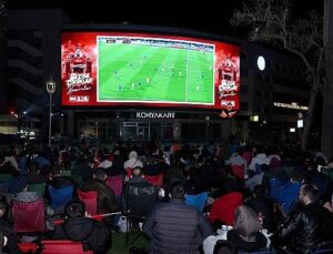 Konyalılar Ulusal Coşkuyu Dev Ekrandan Takip Etti