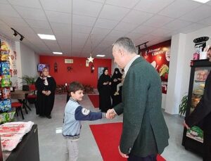 Lider Büyükakın esnafları yalnız bırakmıyor