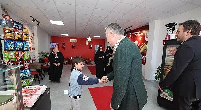 Lider Büyükakın esnafları yalnız bırakmıyor