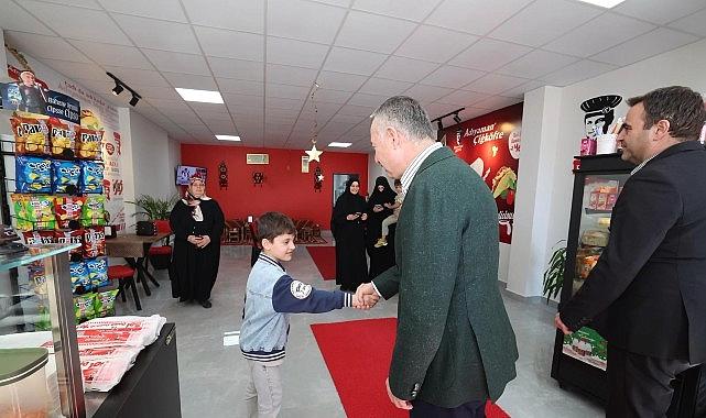 Lider Büyükakın esnafları yalnız bırakmıyor