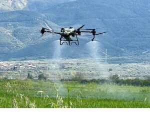 Lider Çerçioğlu’nun Tarıma ve Üreticilere Takviyeleri Sürüyor: Tarlalar Drone ile Fiyatsız Gübreleniyor