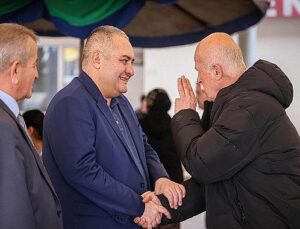 Lider Özarslan Semt Pazarında Esnaf ve Vatandaşla Buluştu