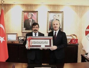 Lider Prof. Dr. Erol Özvar, İKÇÜ’yü Ziyaret Etti