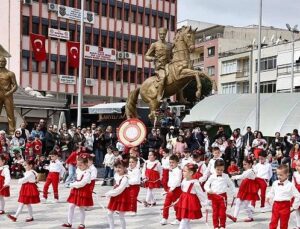 Menemen’de coşkulu kutlama