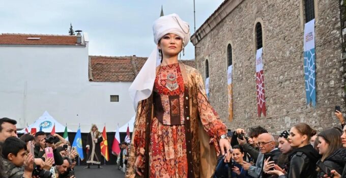 Mesir Festivali Kültür Defilesi Büyüledi