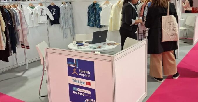 Moda Endüstrisi İki Koldan Pazarlama Atağına Geçti