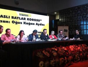 Muhsin Ertuğrul Okumaları “Paslı Raylar Korosu” Oyununa Ağır İlgi