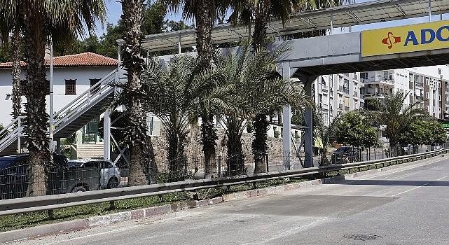 Muratpaşa’da kritik hatta vana yenileme çalışması tamamlandı