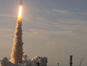 NASA Artemis II Görevi Başladı: Orion Uzay Aracı Astronotlarla Ay’a Gidiyor