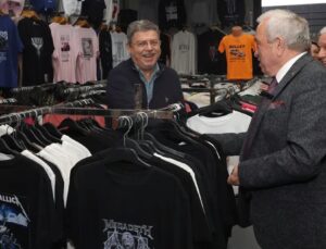 Nilüfer’in 8’inci Giyim Pazarı Balat’ta Açıldı