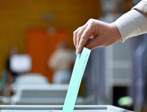 Record turnout expected as parliamentary elections in Hungary gets under way