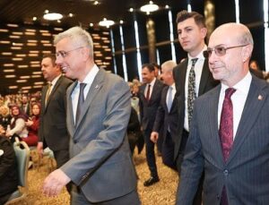 Sağlık Bakanı Memişoğlu Anne Baba Adayları ile “İlk Adım Ebe Gebe Okulu Aile Buluşması”nda Bir Ortaya Geldi