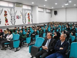 Selçuklu’da “Okur-Yazar Buluşmaları” 4. Sefer Öğrenci ve Muharrirleri Bir Ortaya Getiriyor