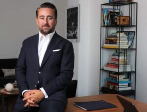 Türk Telekom, “Erişilebilir Tiyatro” projesi kapsamında “Ebedi Barış” oyununu erişilebilir kıldı