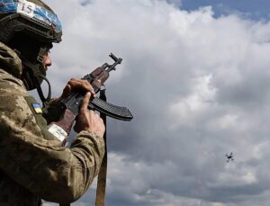 Ukraine and Italy pledge to work together to boost defence and drone production