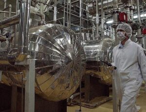 UN nuclear chief urges checks of Iran’s programme in potential deal to end war