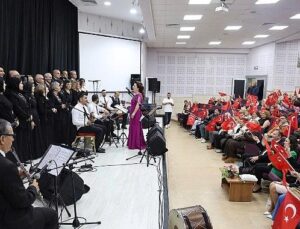 19 Mayıs Coşkusu Kartepe’de Türkü ve Nağmelerle Yaşandı