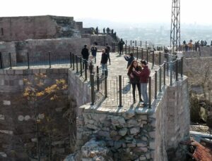 Ankara Kalesi’ne Büyükşehir Dokunuşu