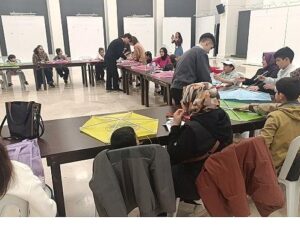 Anneler Günü’ne özel uçurtmalarını hazırladılar
