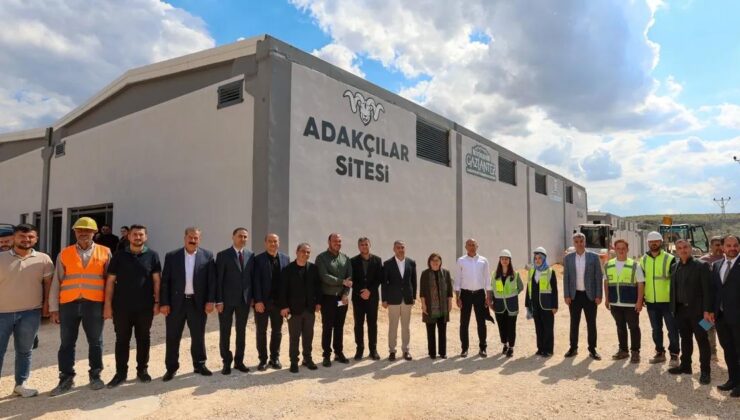 Başkan Şahin, Gazi Konut Tarafından Yapılan Yeni Adakçılar Sitesi’ni İnceledi