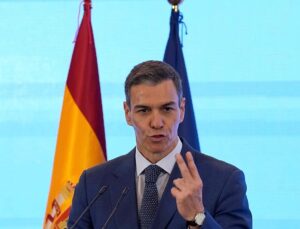 Commission sides with Spain on EU cash for pensions row as parliament calls for transparency