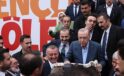 Erdoğan’a forma imzalattı