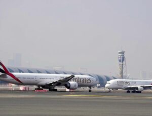 Euronews journalist reports Emirates flight to Dubai held at Heathrow during UAE air strikes