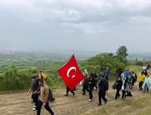 İnegöl’de Tabiat Severler 19 Mayıs Ve Gençlik Haftası İçin Yürüdü