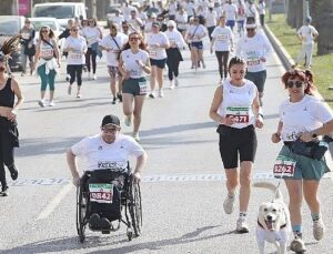 Karşıyaka tek yürek oldu, Zübeyde Anne’ye koştu!
