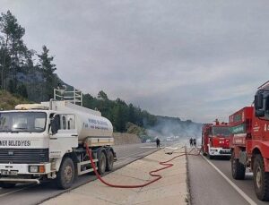 Kemer’de araç yangını
