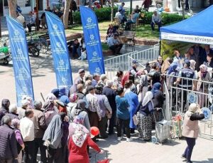 Lider Çerçioğlu’nun Öncülüğünde Cet Tohumlarından Üretilen Fideler Vatandaşlarla Buluşuyor