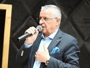 Lider Topaloğlu öğrenci velileriyle bir ortaya geldi