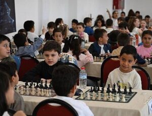 Minik Satranççılar Şah Mat Seyahatinde Buluştu