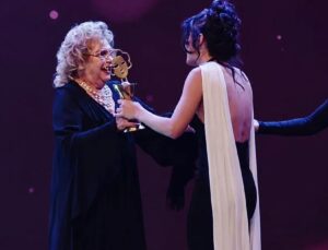 Nilüfer Kent Tiyatrosu’na Afife’den Ödül