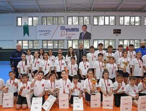 Osmangazi Belediyespor’dan Badmintonda Tarihi Muvaffakiyet