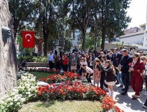 “Öz annemizsiniz, hepimiz sizin çocuklarınızız”